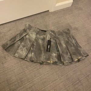 NWT Fashion Nova distressed pleather skirt 🩶